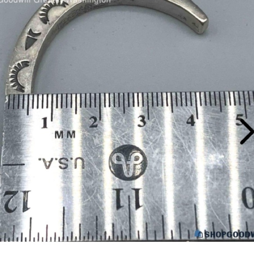 Native American heavy 925 Silver artist stamped cuff 34.1g - Picture 11 of 15